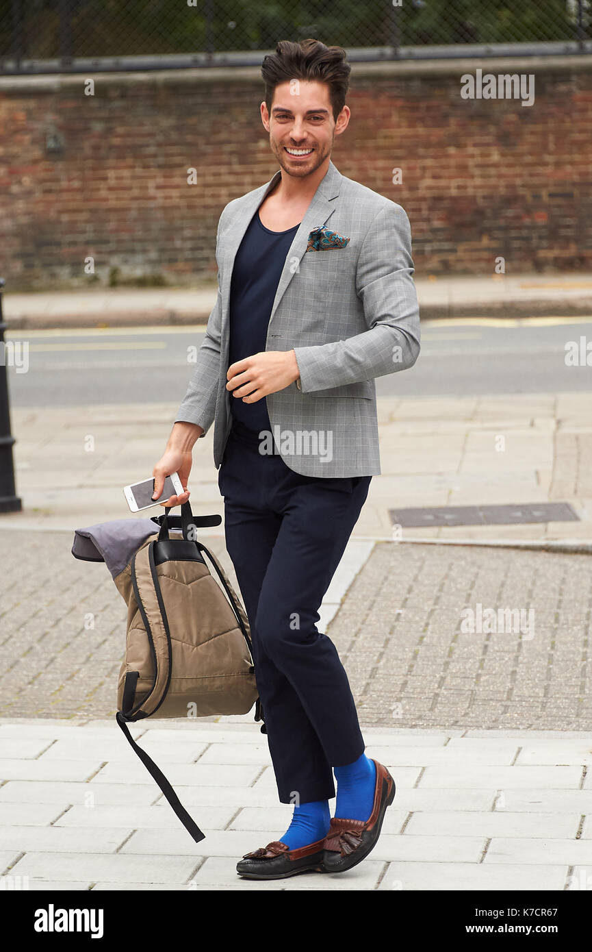 Celebs go dating tom