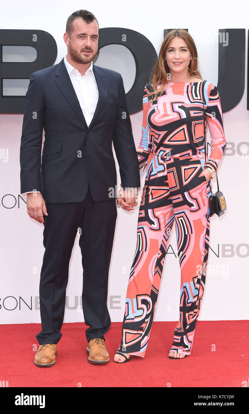 George smart lisa snowdon premiere hi-res stock photography and images ...