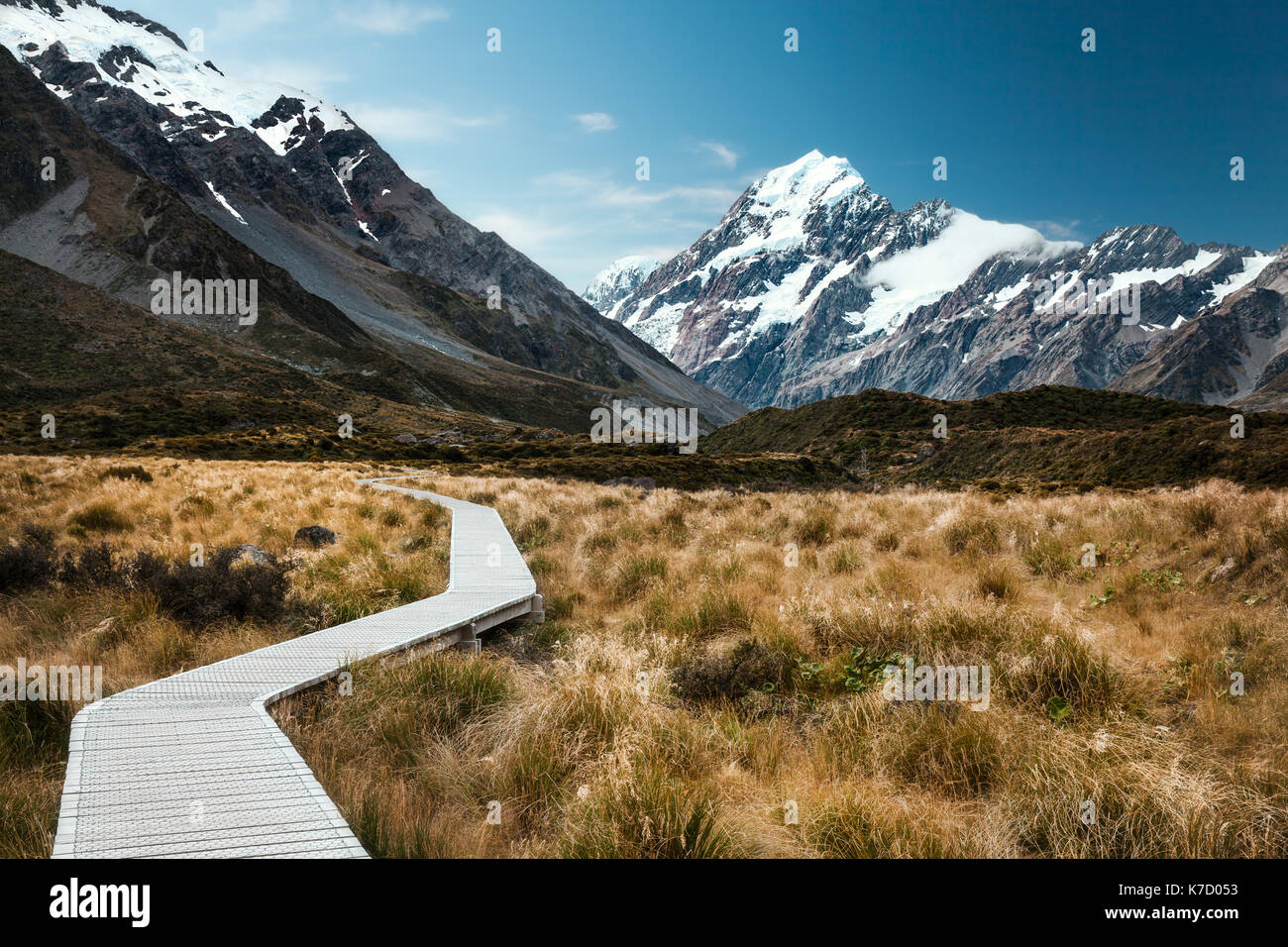 Wood path to Mount Cook, on the Hooker Valley Track, New Zealand Stock Photo