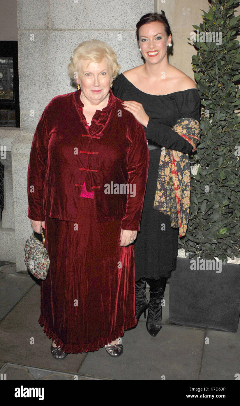 Photo Must Be Credited ©Alpha Press 070238 07/10/08 Denise Robertson and Sharon Marshall This Morning  at The Inspiration Awards for Women 2008 at Cadogan Hall in London Stock Photo