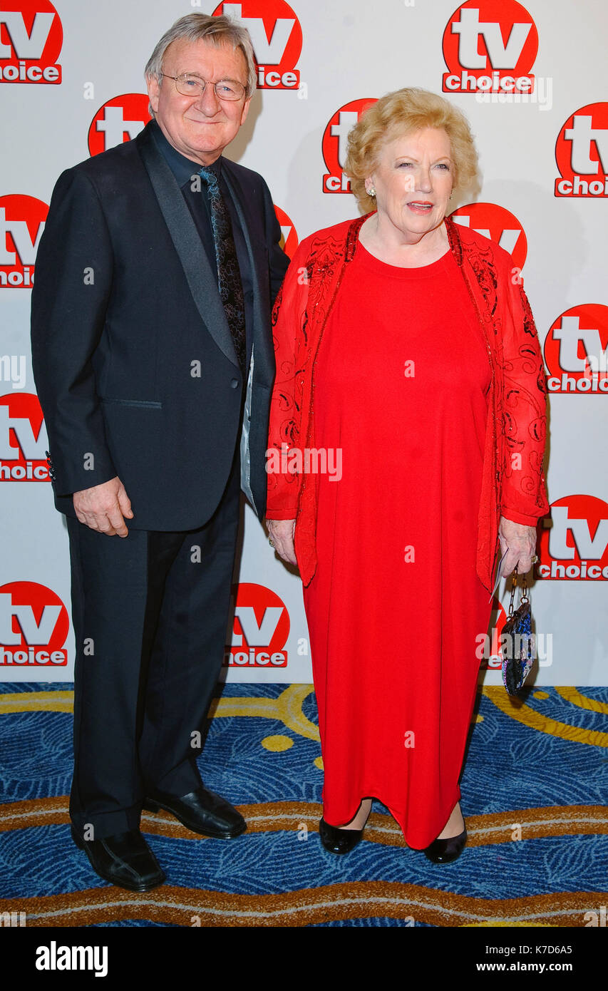 Photo Must Be Credited ©Alpha Press 079336 08/09/2014  Dr Chris Steele and Denise Robertson  TV Choice Awards 2014 held at the Hilton Park Lane London Stock Photo