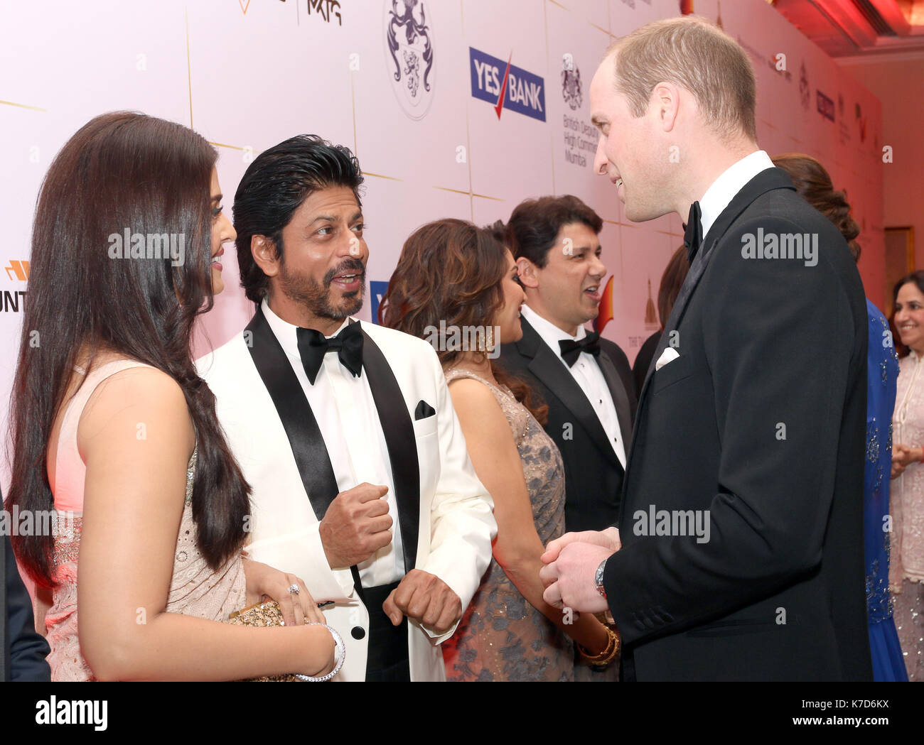 Photo Must Be Credited ©Alpha Press 065630 10/04/2016 Prince William Duke of Cambridge chats to Aishwarya Rai Bachchan and Shah Rukh Khan with Shriram Nene and Madhuri Dixit at a Gala Dinner and reception with Bollywood stars and figures from the business world in Mumbai, India Stock Photo