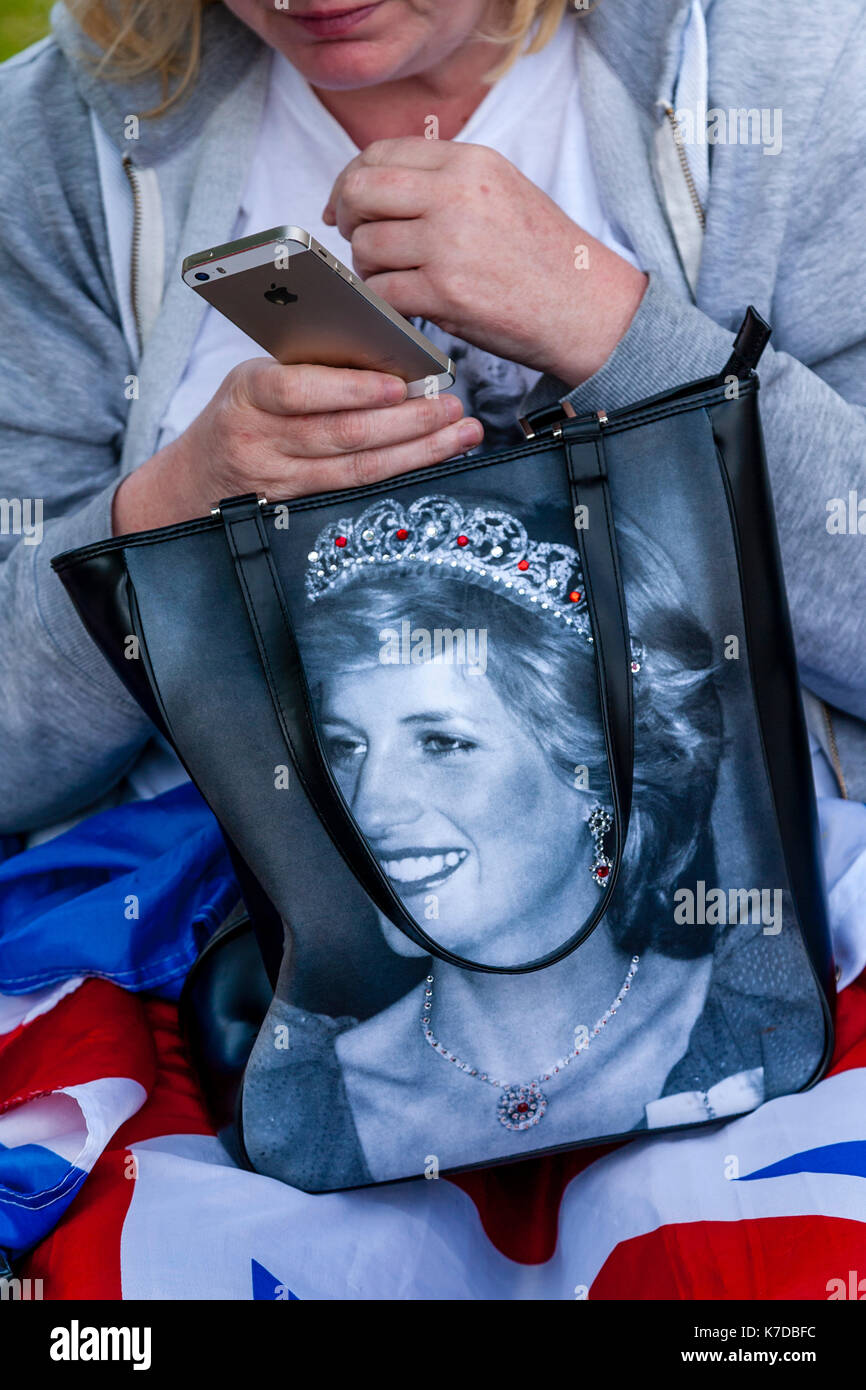 Supporters Of The Late Princess Diana Gather Outside Kensington Palace On The 20th Anniversary Of Her Death, Kensington Palace, London, UK Stock Photo