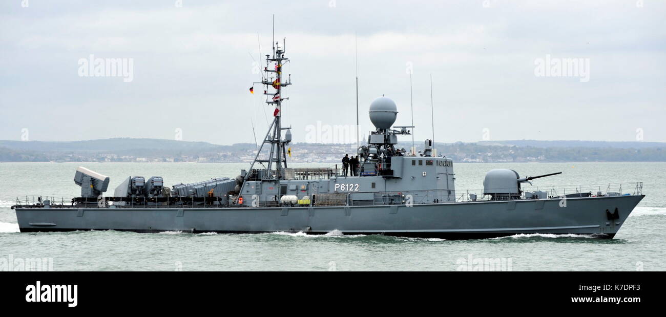 AJAXNETPHOTO. 1ST MAY, 2015. PORTSMOUTH, ENGLAND. - COLD WAR VETERANS VISIT - GERMAN NAVY GEPARD FAST ATTACK CRAFT TYPE 143A PUMA (P6122) OF THE 7TH FAST PATROL BOAT SQUADRON ENTERING PNB. VESSELS WERE LAST OF THE TYPE BUILT IN THE 1990S ARMED WITH EXOCET ANTI-SHIP MISSILES DUE FOR DECOMISSION IN 2020. PHOTO:TONY HOLLAND/AJAX REF:DTH150105 37900 Stock Photo