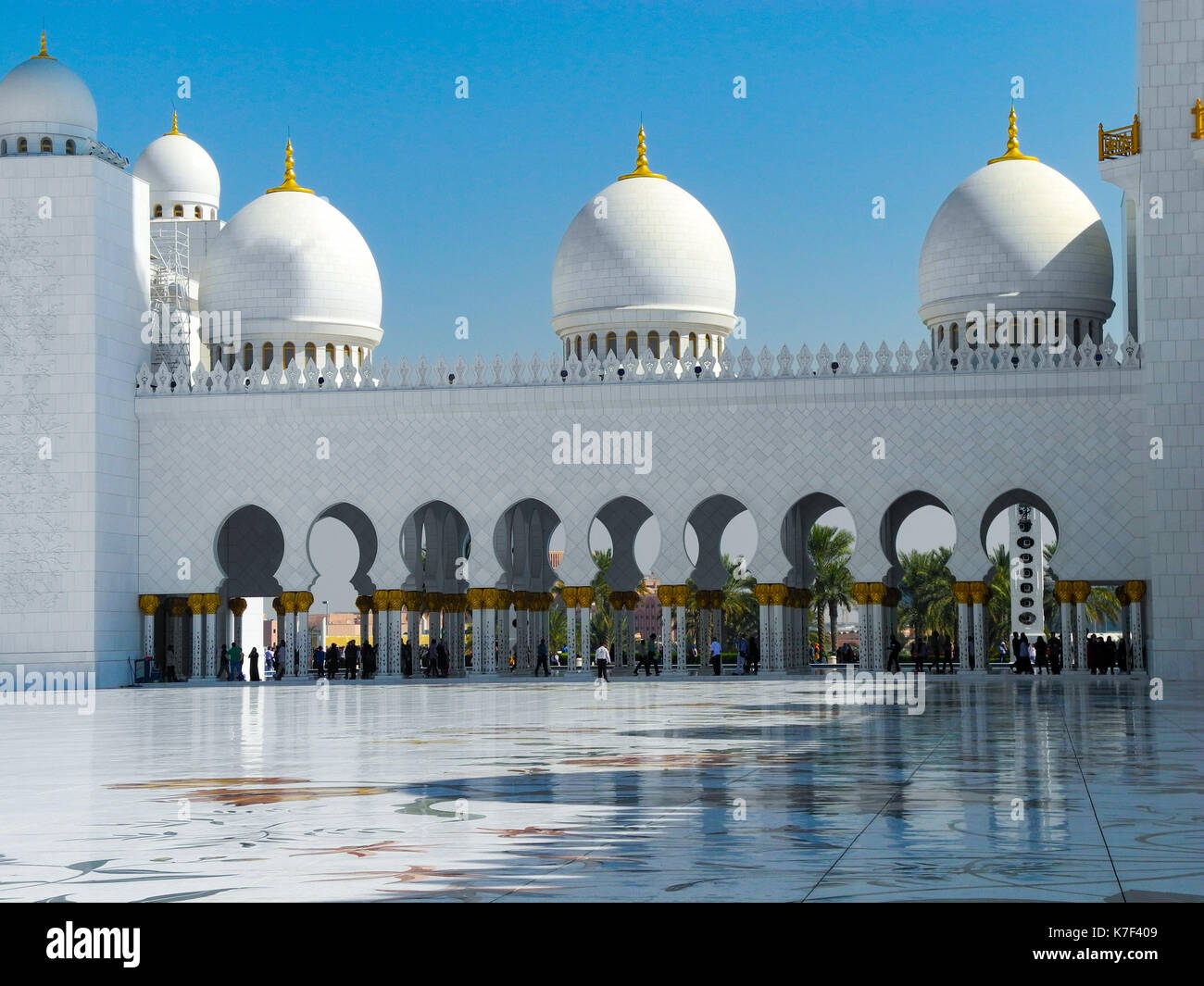 Grand Mosque Abu Dhabi Stock Photo - Alamy