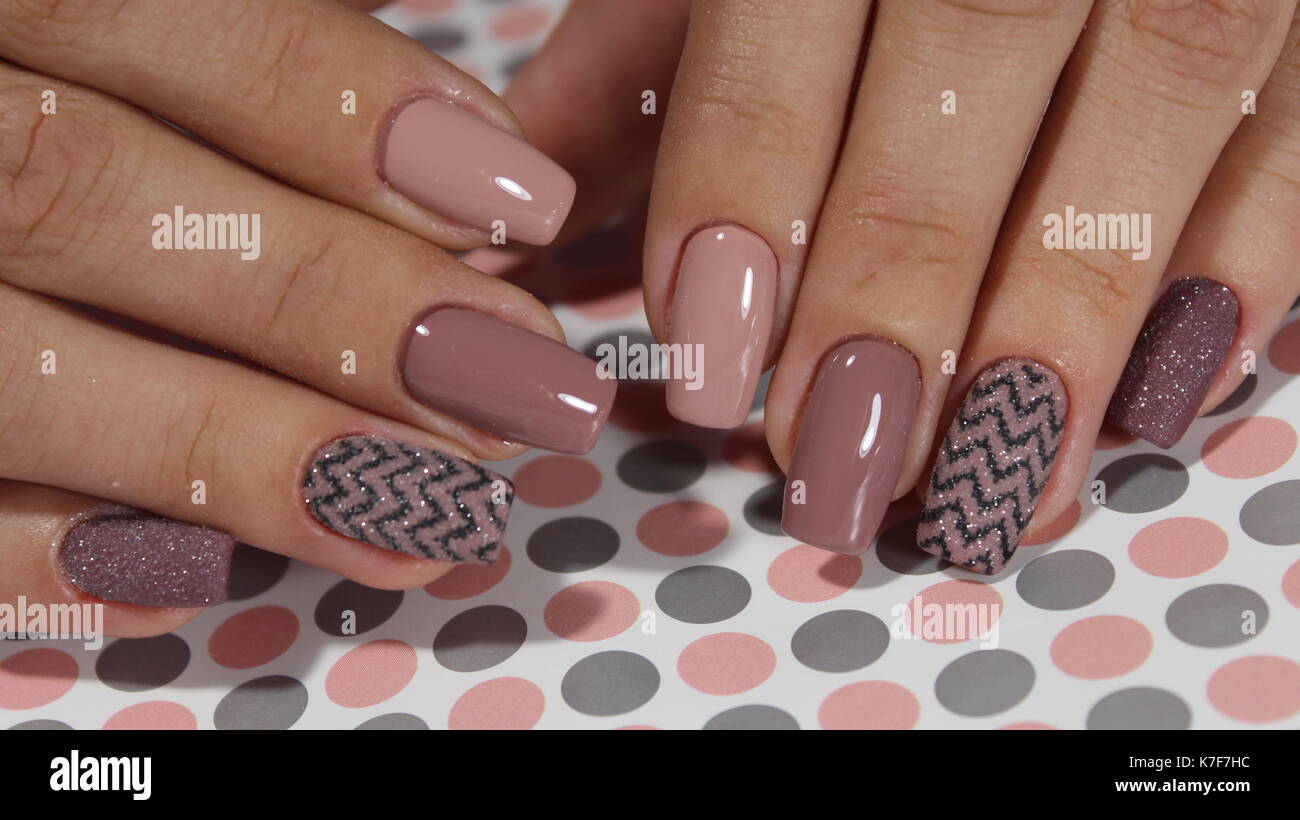 Gel Polish Finish Coffee Color Short Round Press on Nail Tips 24 Count -  Etsy Norway