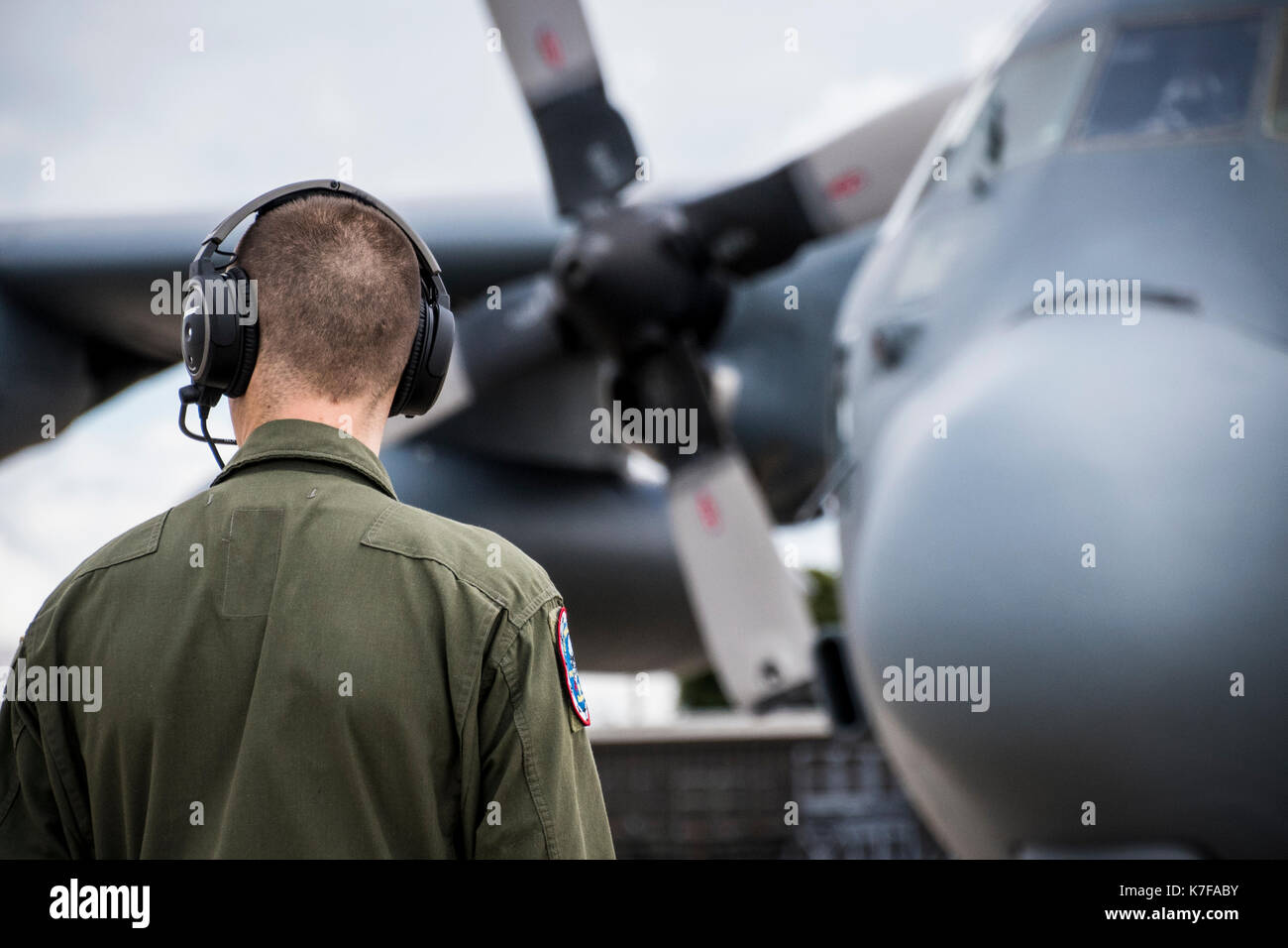 Airlift wing hi-res stock photography and images - Alamy