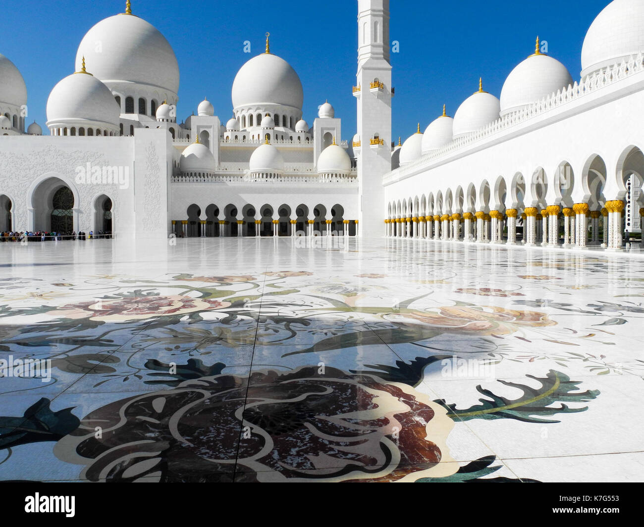 Grand Mosque Abu Dhabi Stock Photo - Alamy