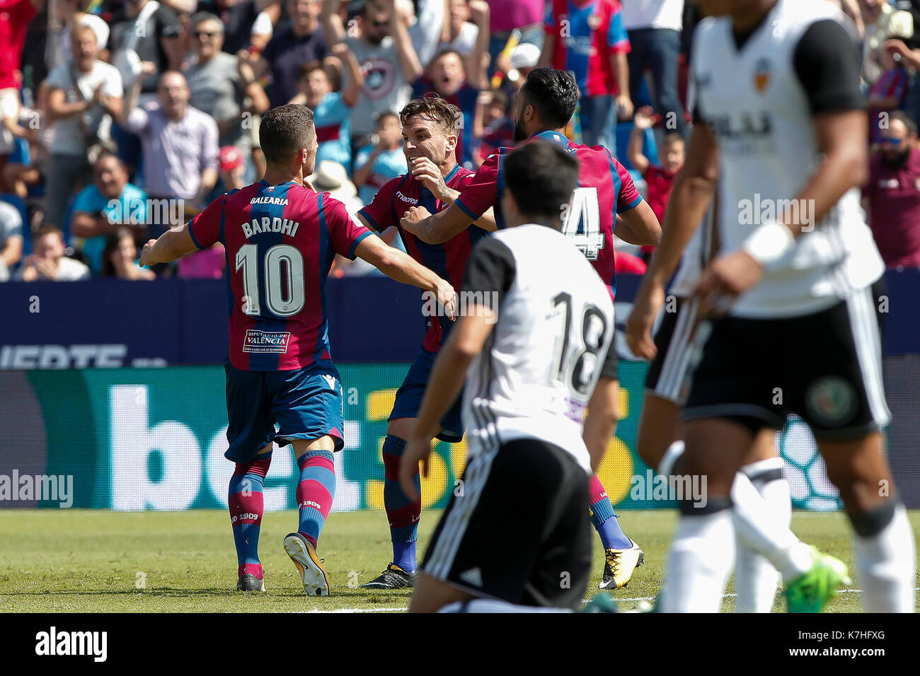 10 Enis Bardhi of Levante Ud (L) celebrate after scoring the 1-1 goal ...
