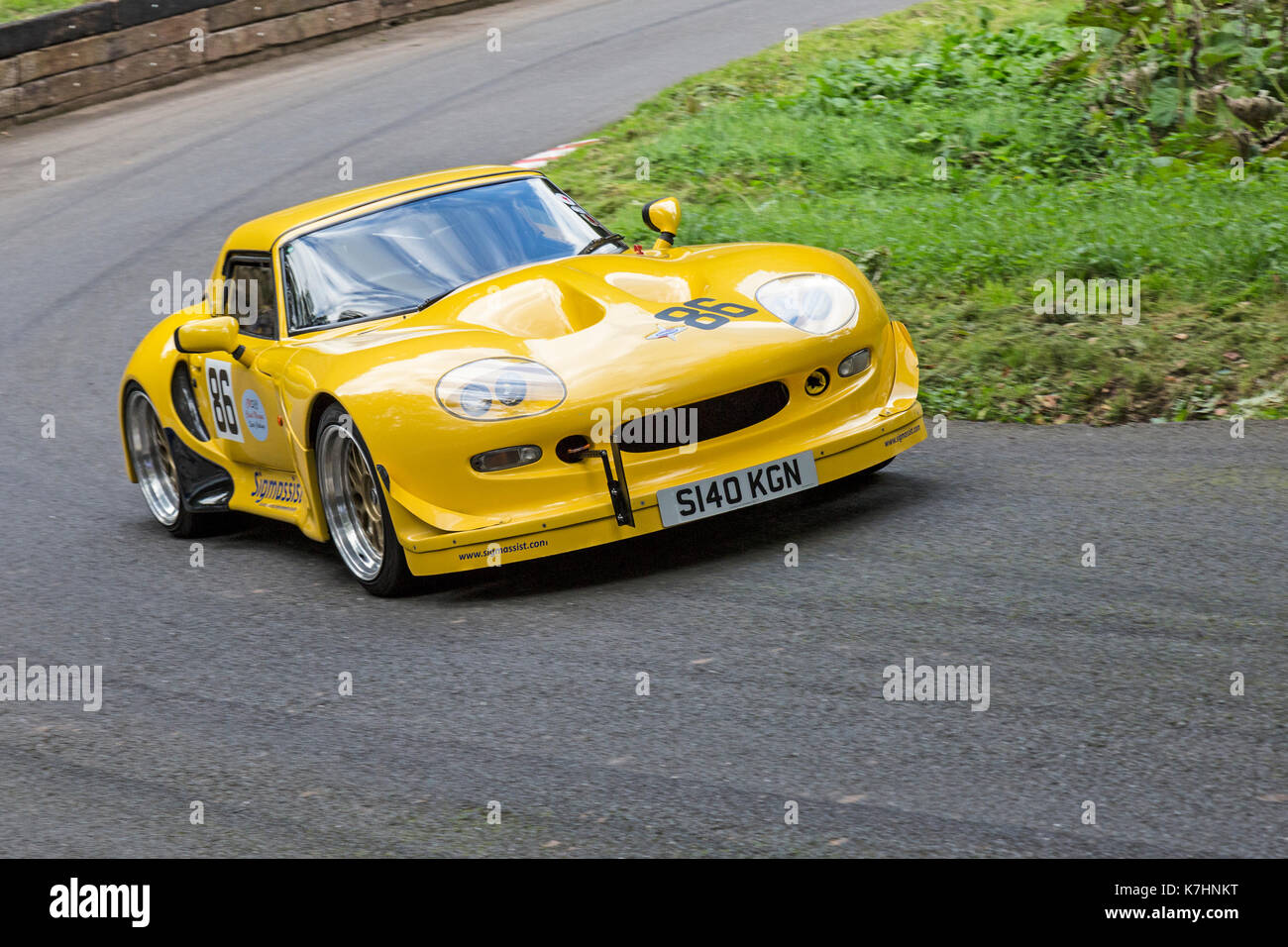 Worcestershire, UK. 16th September, 2017. A Marcos Mantis being raced by Phil Jones at the Autumn Speed Finale at Shelsley Walsh in Worcestershire, England, on Saturday 16th September. Credit: Rob Carter/Alamy Live News Stock Photo