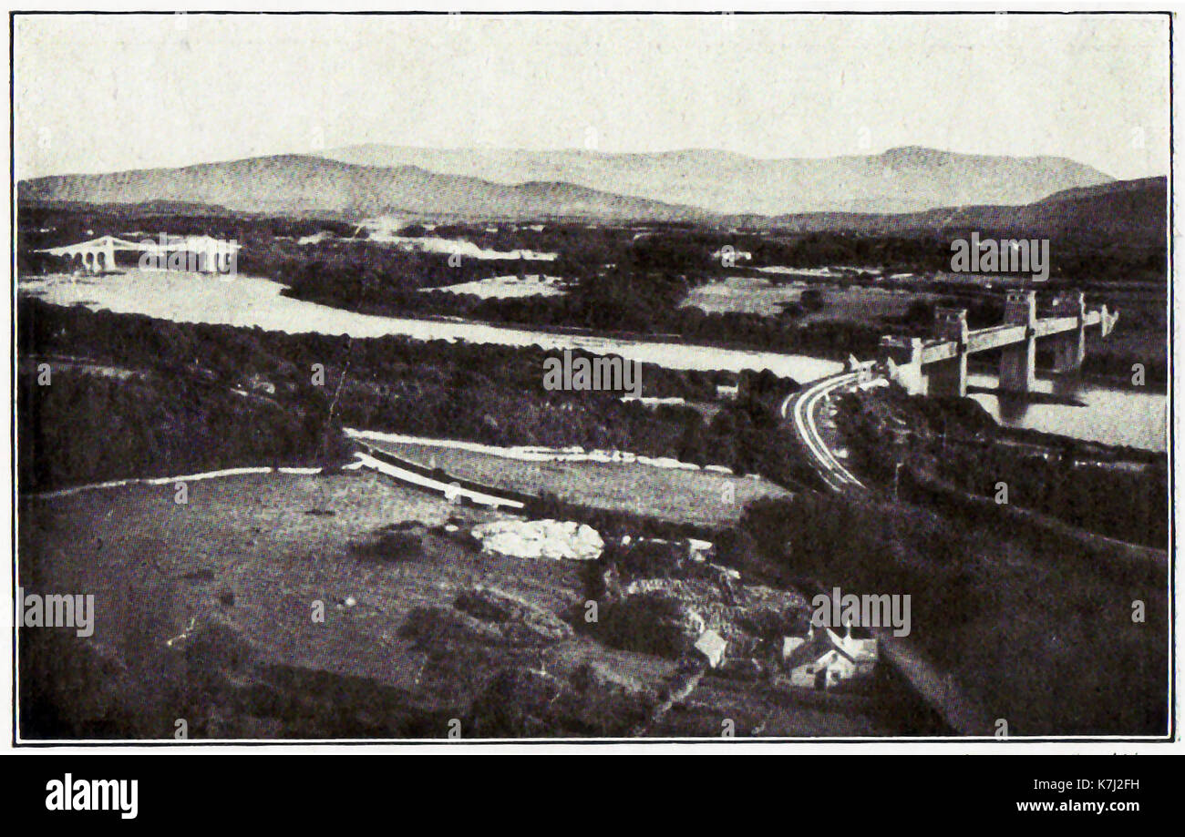 1914 Wales - The Menai  Bridge with the Menai Strait Bridge in the background Stock Photo