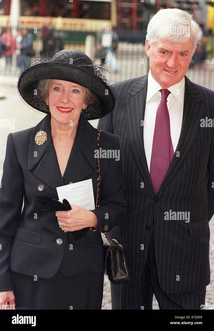 ©Alpha Press 032505 29/07/98  LORD CECIL PARKINSON AND WIFE LADY ANNE -ARCHBISHOP TREVOR HUDDLESTONE MEMORIAL  SERVICE AT WESTMINSTER ABBEY IN LONDON Stock Photo