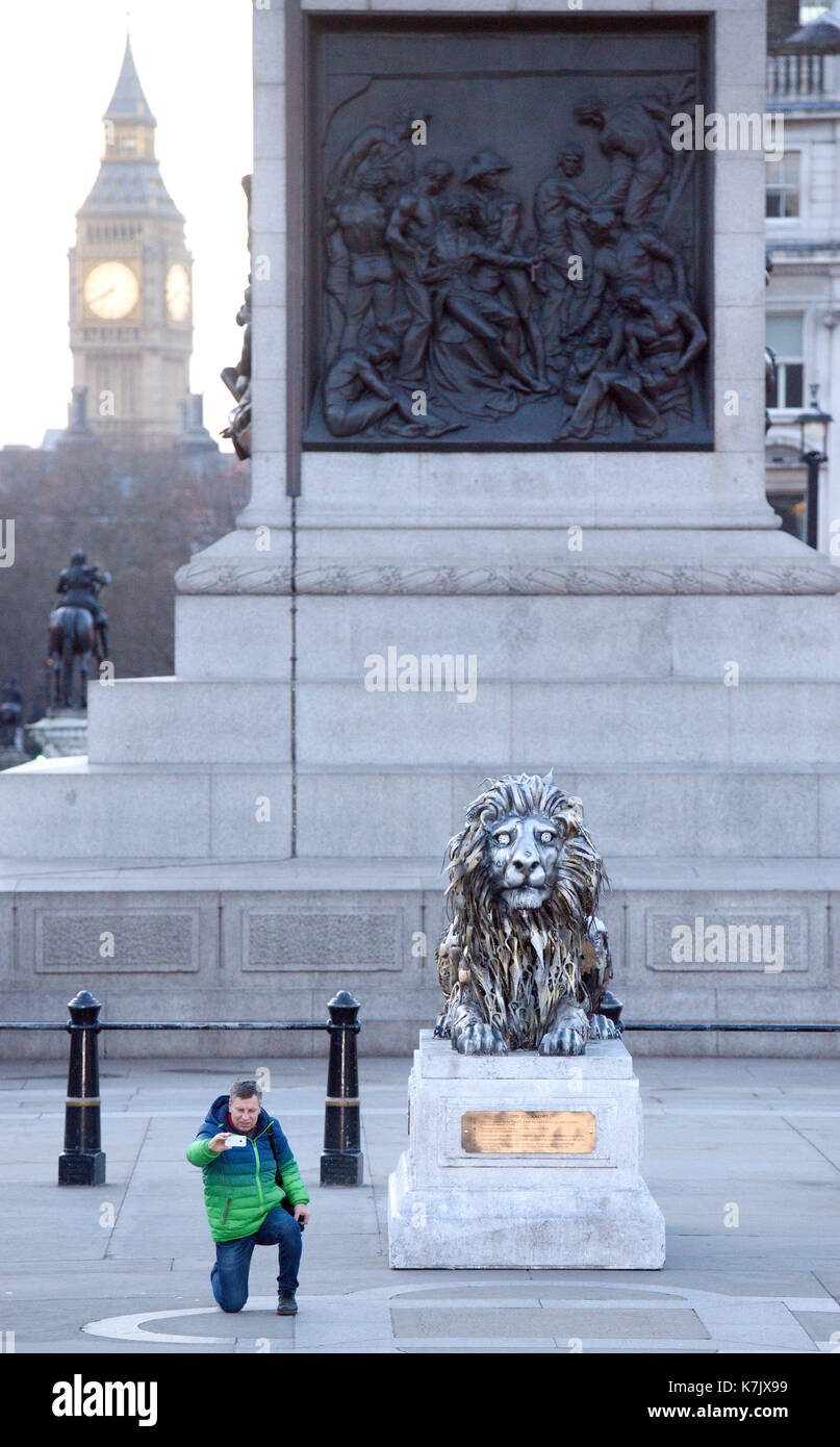 Photo Must Be Credited ©Alpha Press 065630 28/01/2016 Nat Geo Wild's dramatic new clockwork lion sculpture in Trafalgar Square, London highlighting the plight of big cats ahead of Big Cat Week, 8pm 1-7 Feb on Nat Geo WILD. Stock Photo