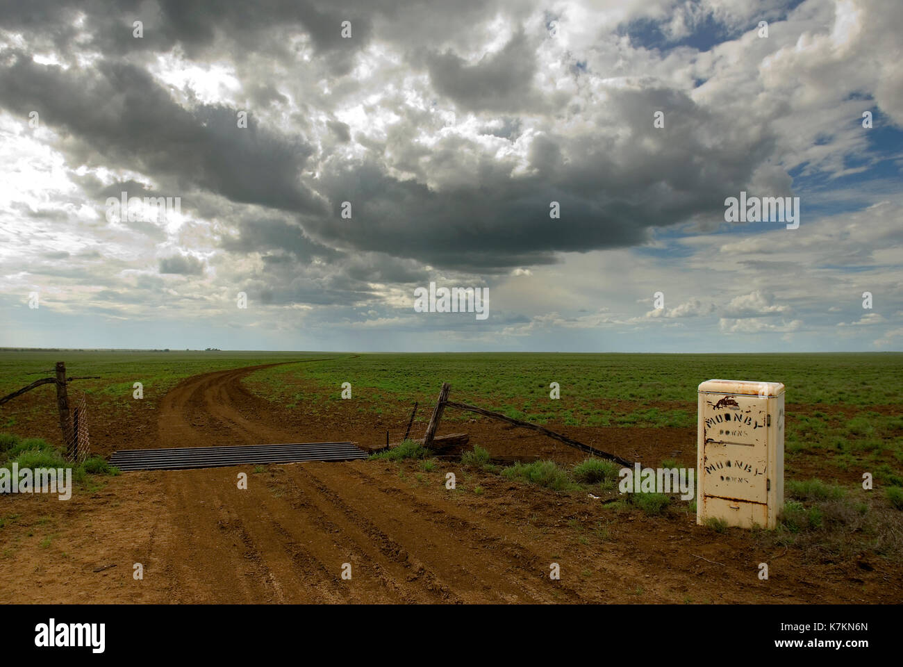 Queensland cattle station australia hi-res stock photography and images ...