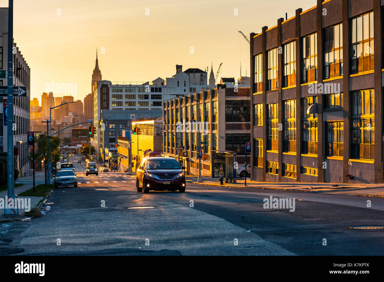 New york skyline sunrise red hi-res stock photography and images - Alamy