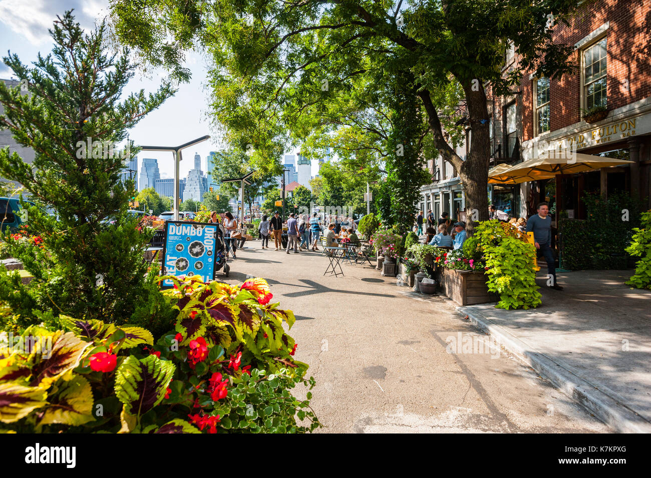 Restaurants near Brooklyn Bridge in New York City Stock Photo Alamy