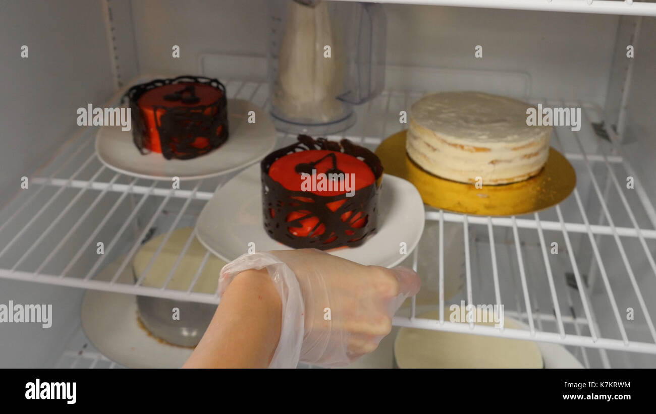 Cake cooler hires stock photography and images Alamy