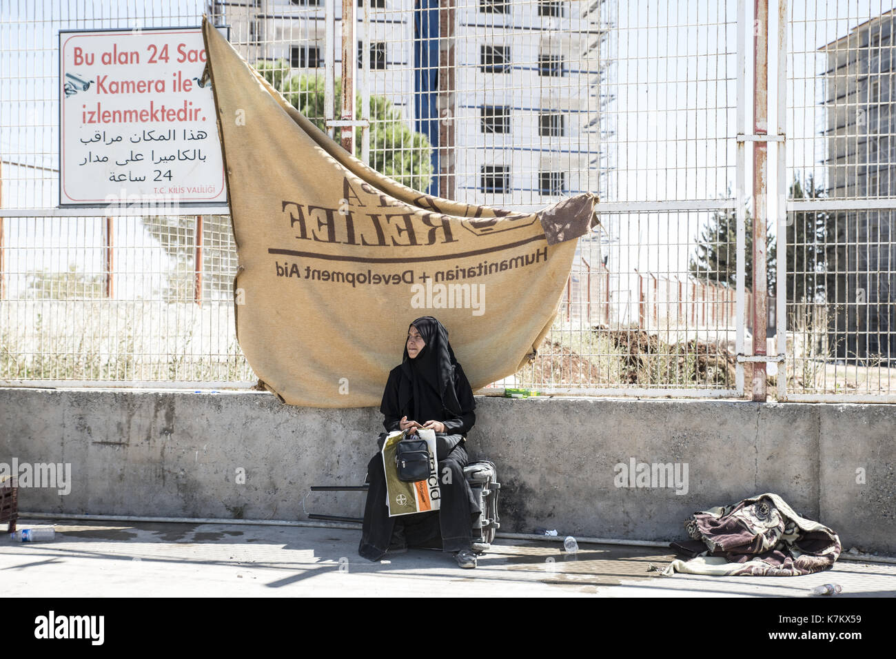 Syrian refugees (mainly from Aleppo and Idlib) entering Turkey in Kilis. Most of them will live in refugee camp. September 8, 2017; Kilis, Turkey. Stock Photo