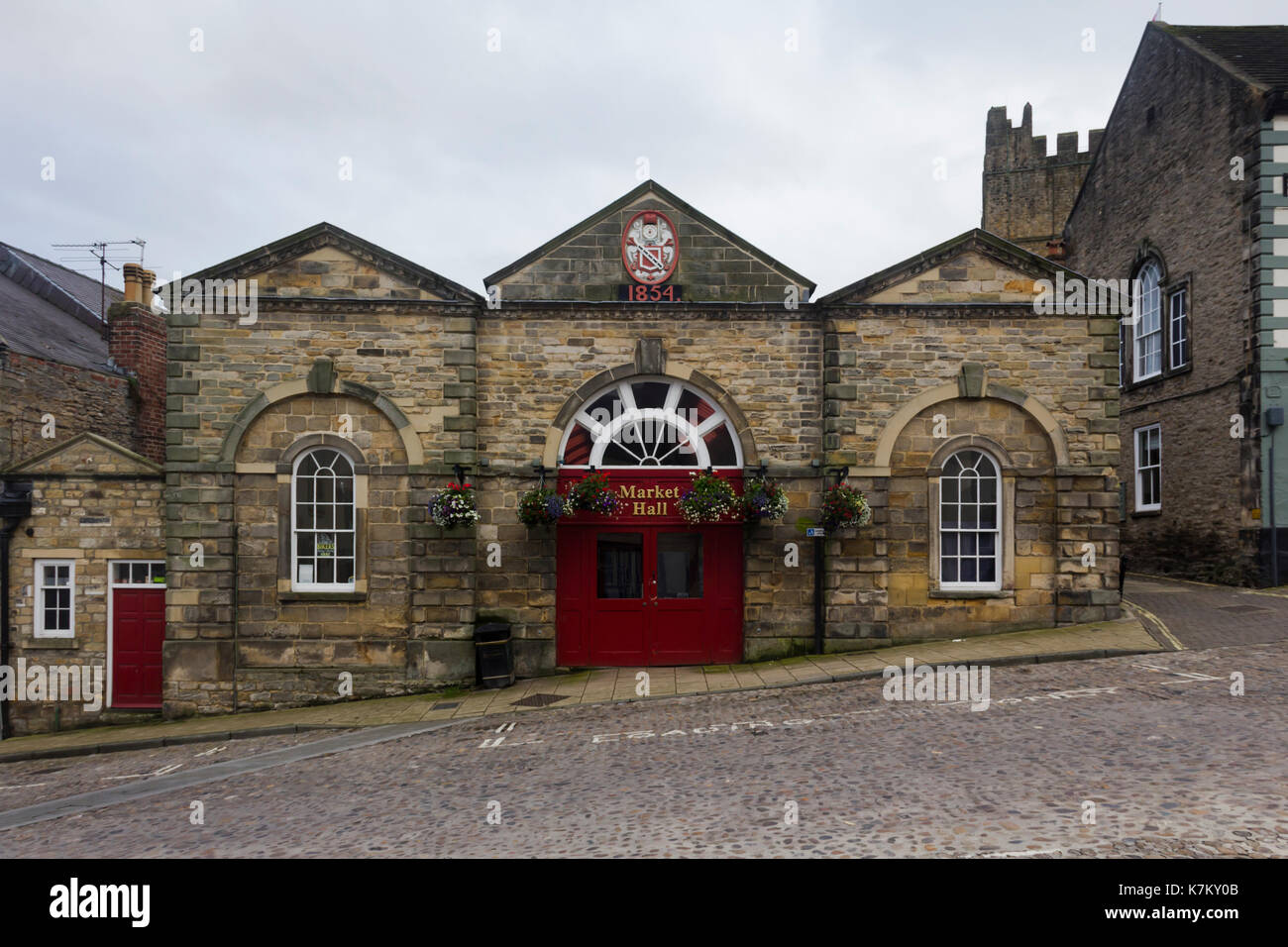 Market hill place hi-res stock photography and images - Alamy