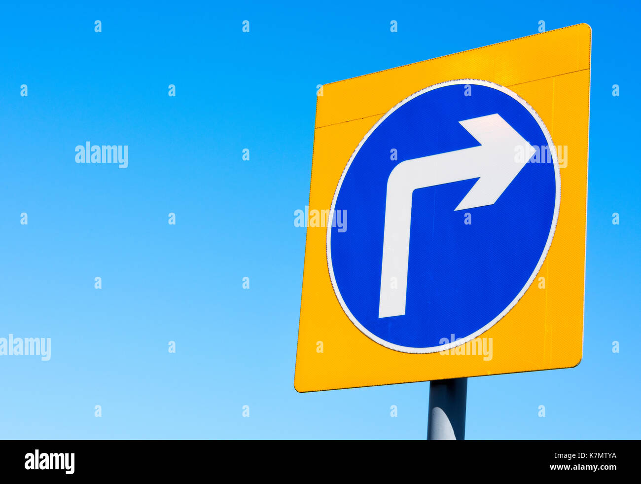 Turn right sign hires stock photography and images Alamy