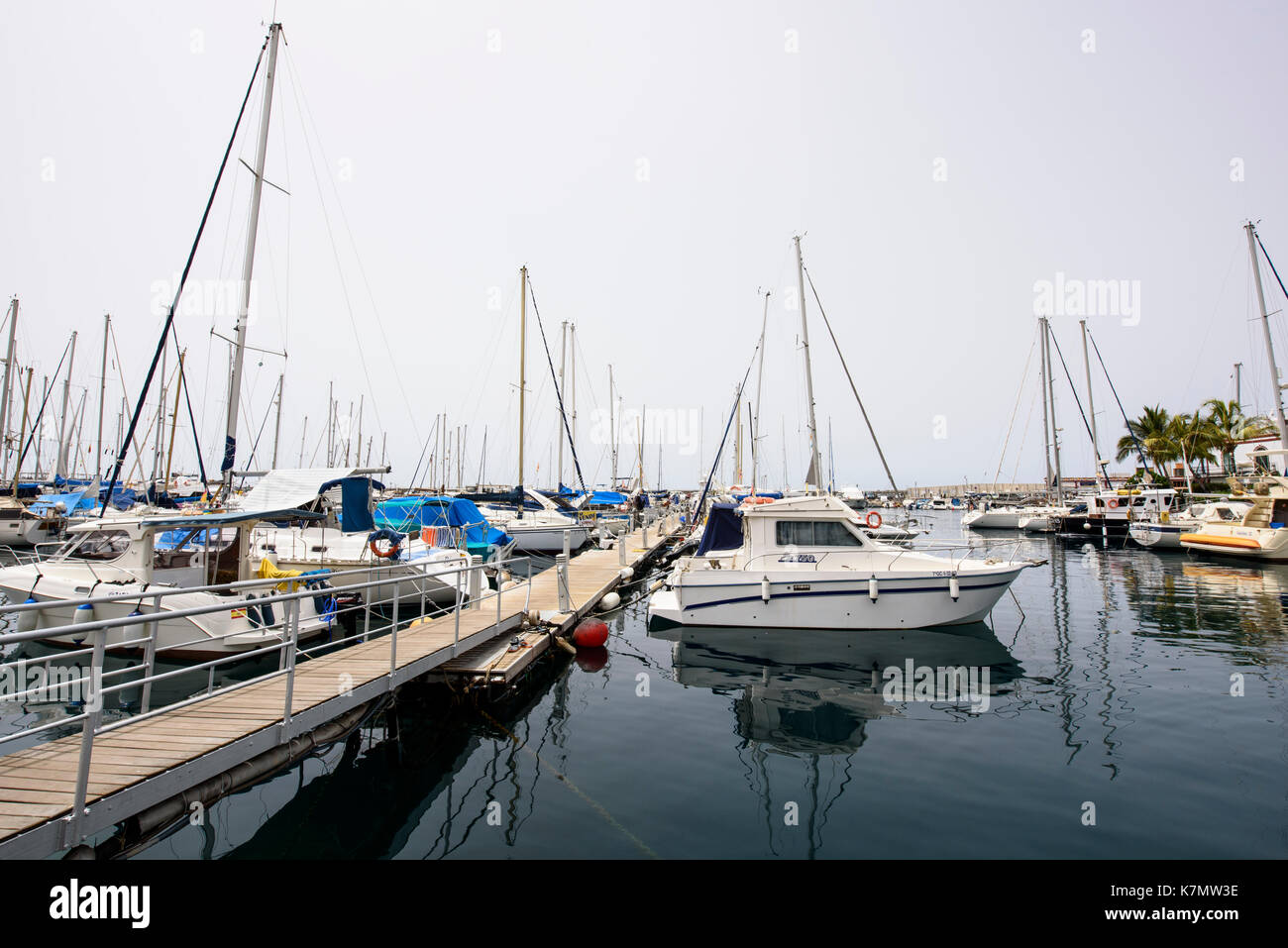 Symbols boats hi-res stock photography and images - Alamy