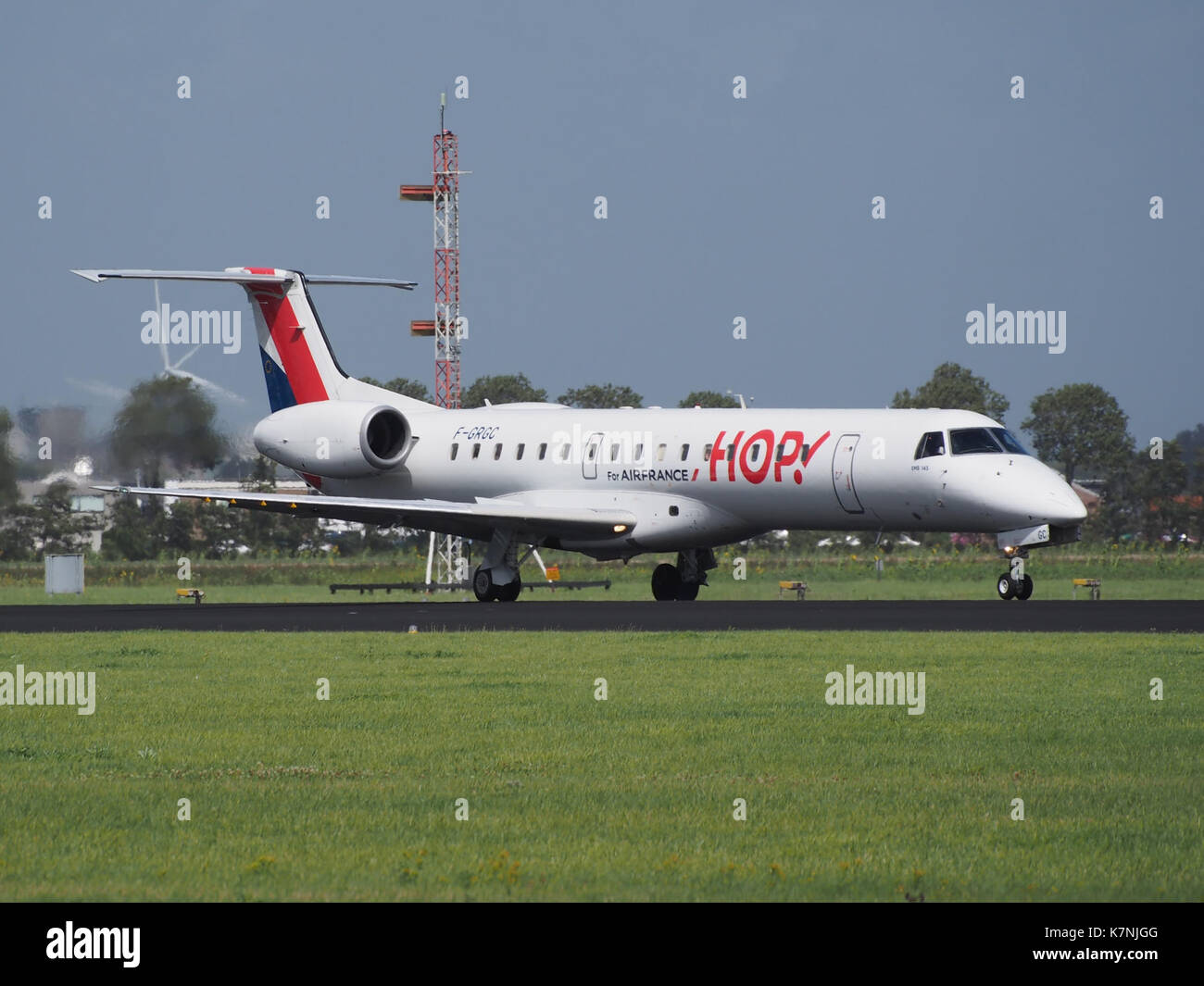 F-GRGC HOP! Embraer ERJ-145EP landing at Schiphol (EHAM-AMS) runway 18R pic1 Stock Photo