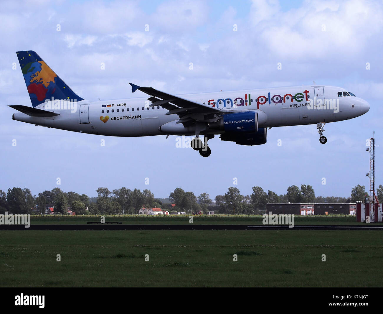 D-ABDB Small Planet Airlines Germany Airbus A320-214 landing at Schiphol (EHAM-AMS) runway 18R pic2 Stock Photo