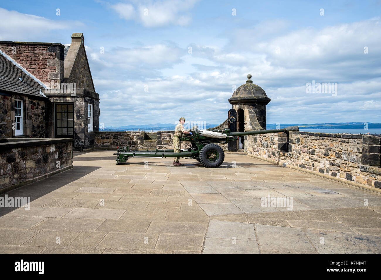 The One Oclock Gun High Resolution Stock Photography And Images Alamy The One Oclock Gun High Resolution Stock Photography And Images Alamy