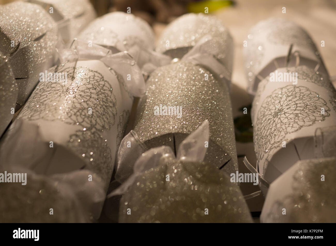 Crackers christmas hi-res stock photography and images - Alamy