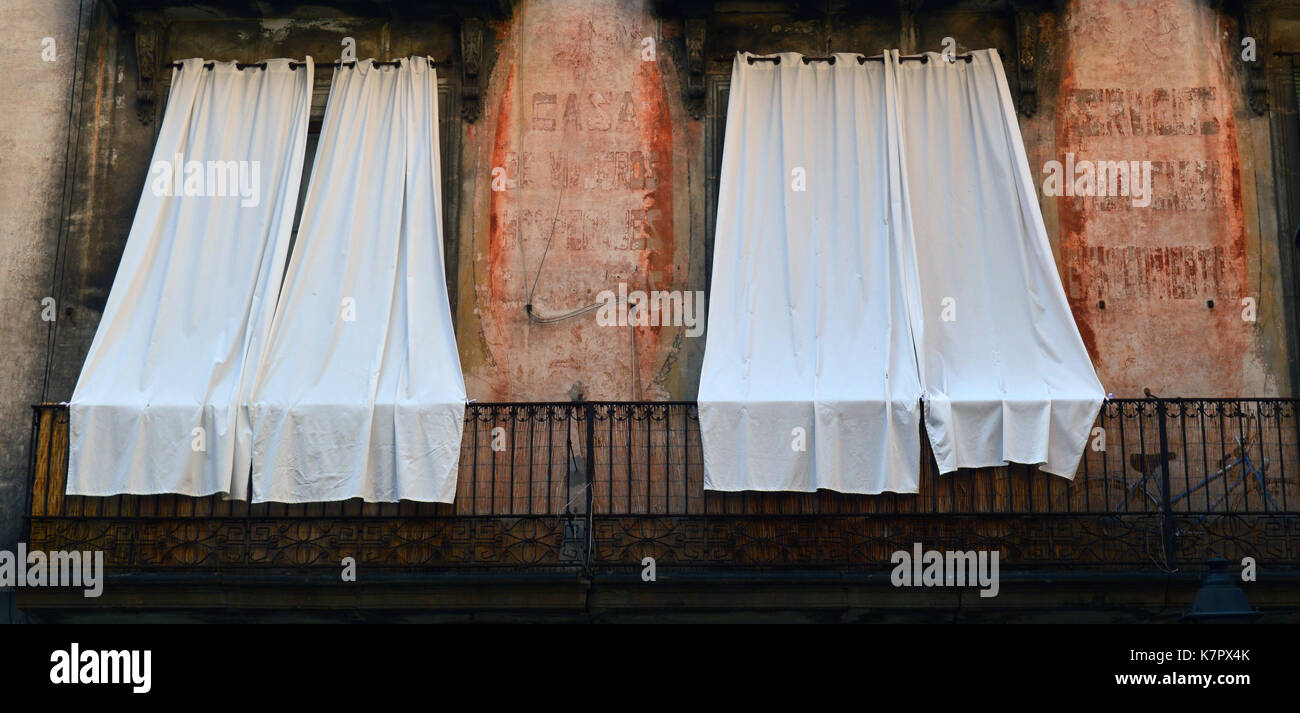White curtains hires stock photography and images Alamy