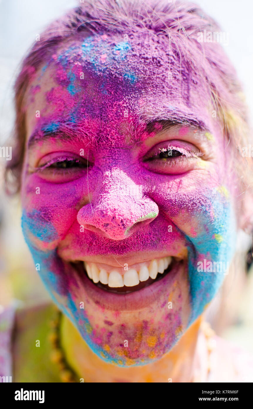 holi colors sao lourenço