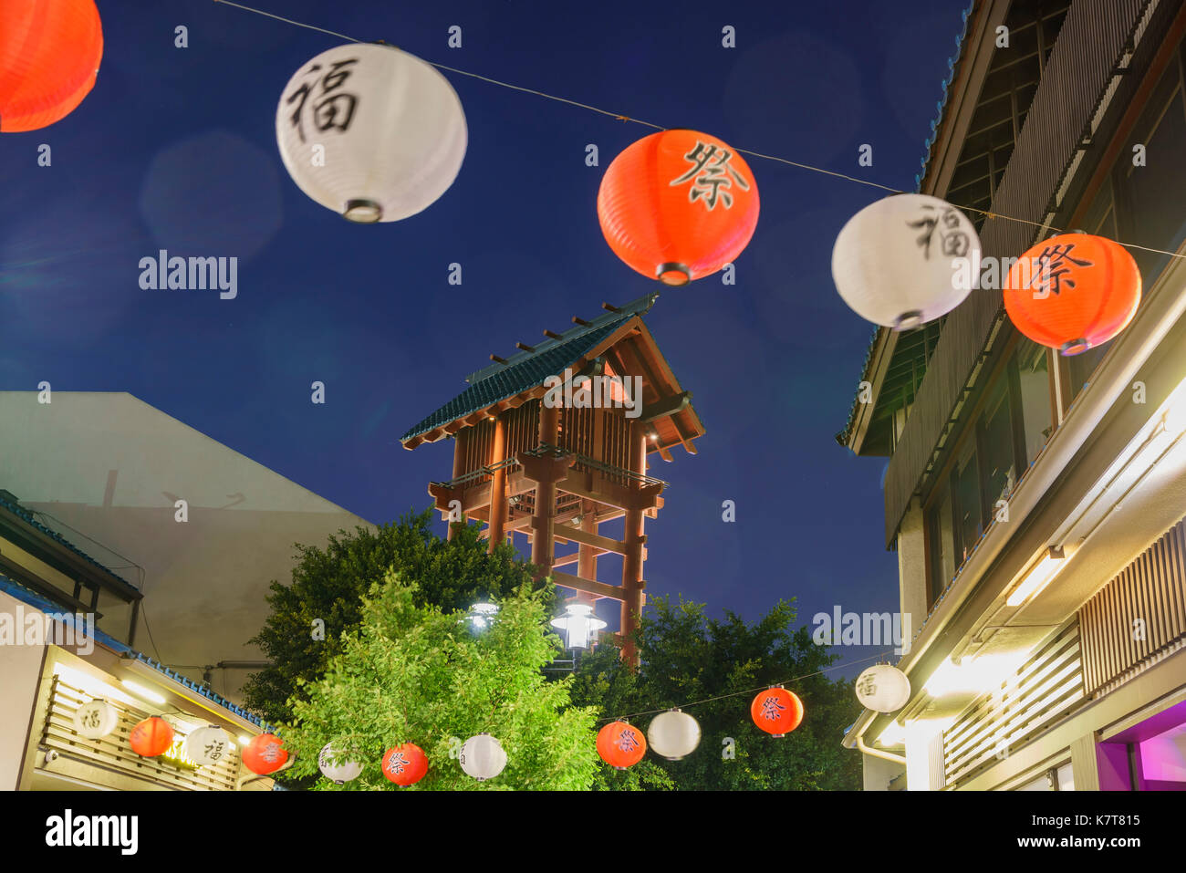 Los Angeles Jun 15 Twilight Bell Tower And Lantern Of Little Tokyo On Jun 15 17 At Los Angeles California Stock Photo Alamy