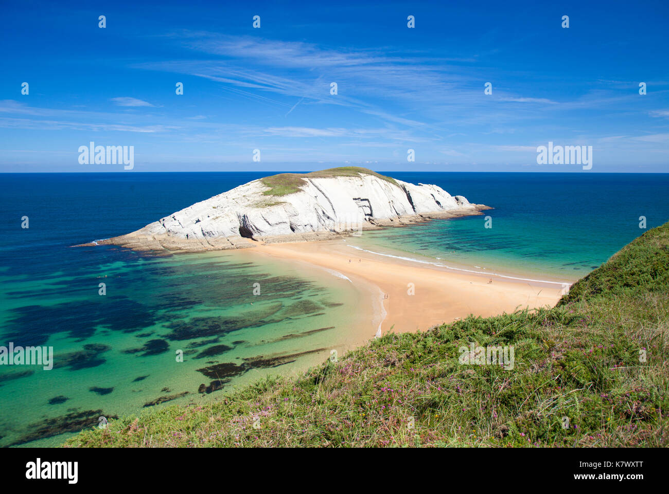 Cantabria, Costa Quebrada, spectacular beach Playa de Covachos, sandbank exposed by the low tide Stock Photo