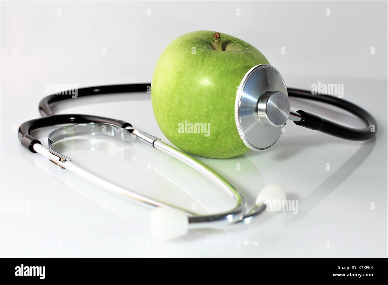 Stethoscope apple medical hires stock photography and images Alamy