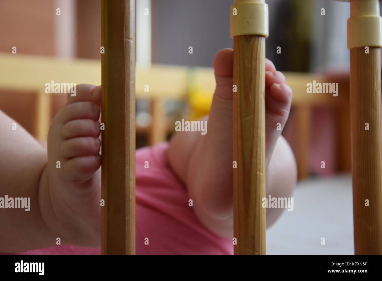 Feet sticking out hires stock photography and images Alamy