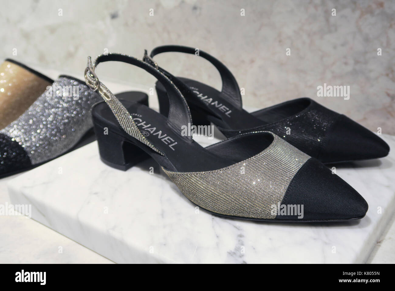 CHANEL Black Leather Made in Italy Shimmer Ballet Flat Shoe Size 37 US: 7  Shoes