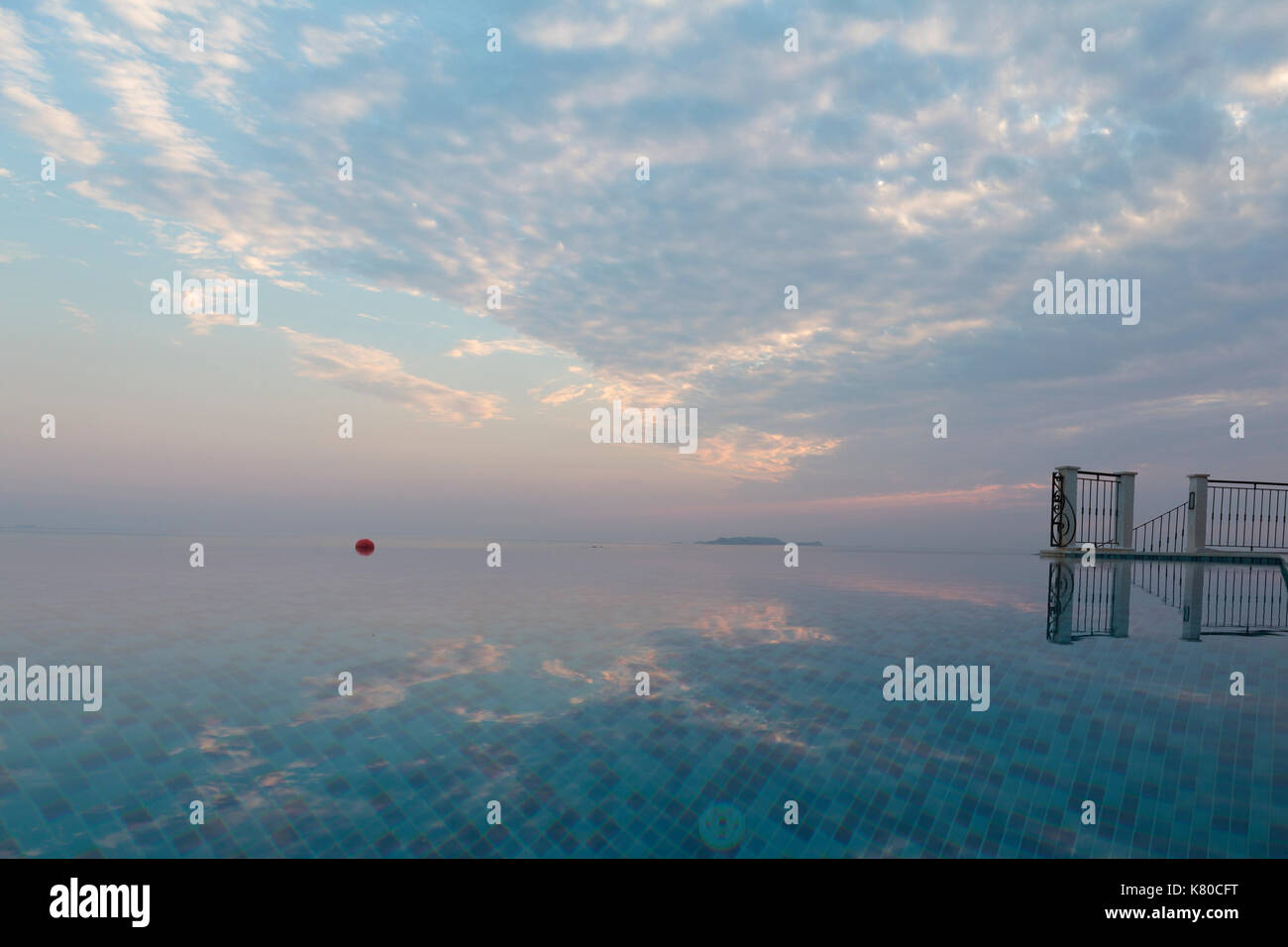 Sky reflected in pool hi-res stock photography and images - Alamy