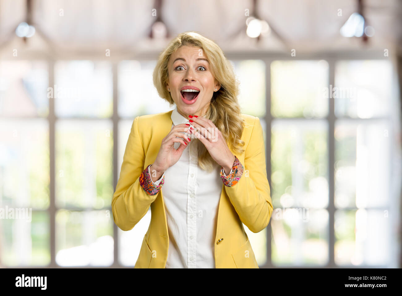 Shocked office woman hi-res stock photography and images - Alamy