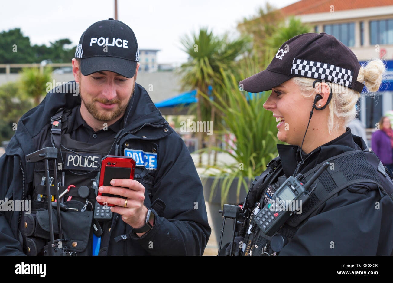 Female armed police uk hi-res stock photography and images - Alamy