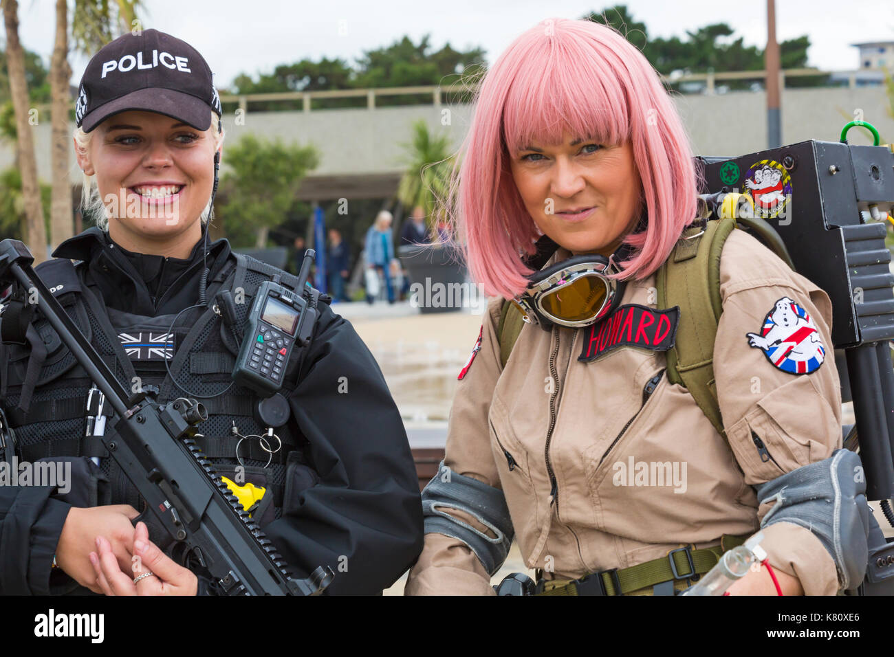 Female armed police uk hi-res stock photography and images - Alamy