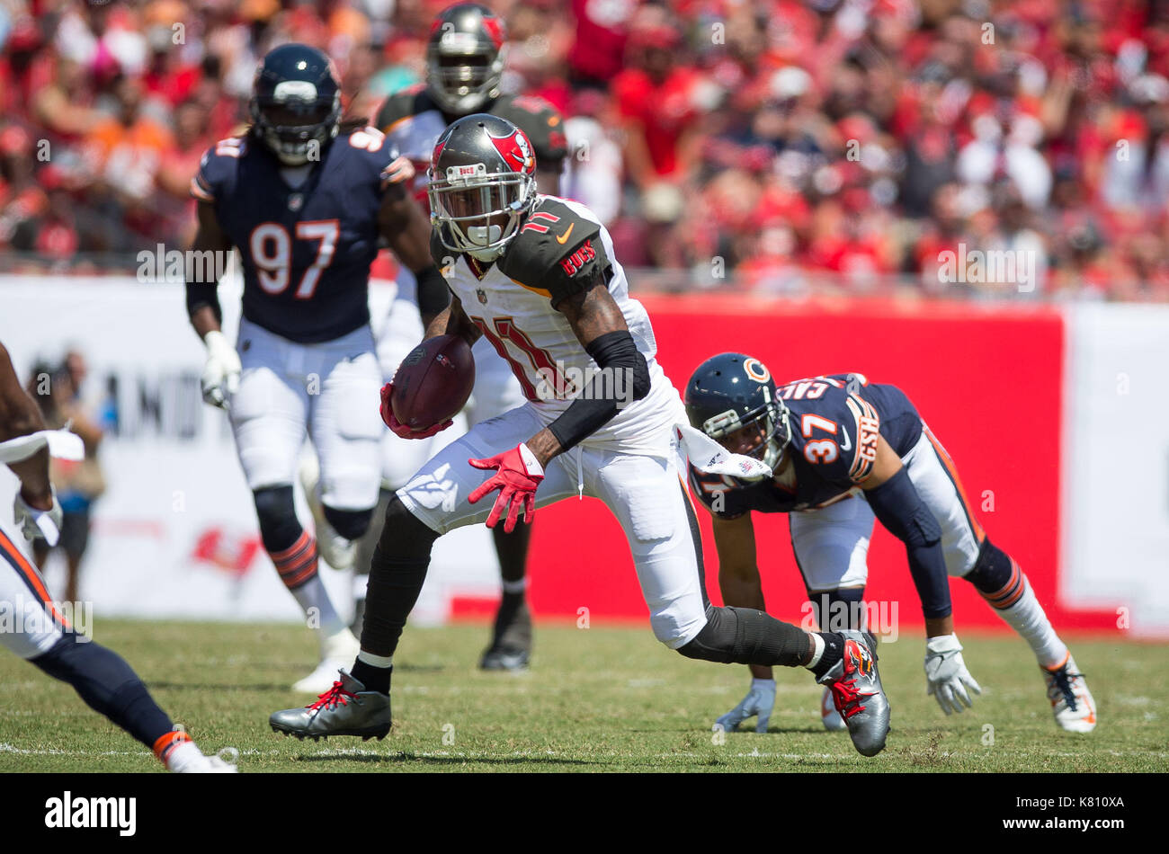 DeSean Jackson #10 of the Philadelphia Eagles runs with the ball against  the New Orleans Saints Stock Photo - Alamy