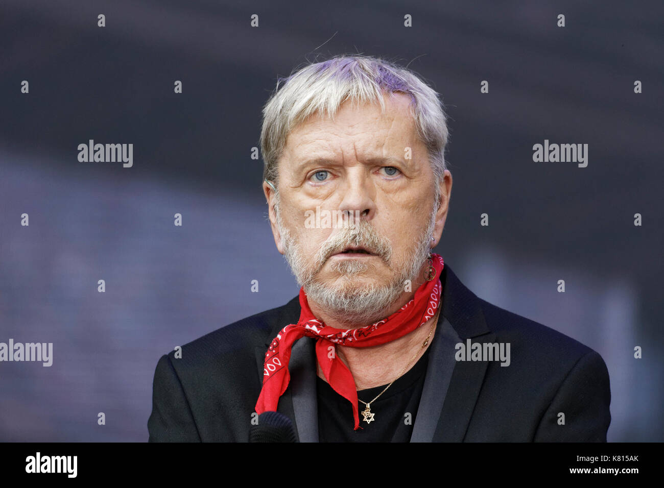La Courneuve France 17th Sep 2017 Renaud Sechan Performs At The Stock Photo Alamy Renaud sechan is the author of comme un enfant perdu (4.07 avg rating, 59 ratings, 7 reviews), envoye special chez moi (3.86 avg rating, 7 ratings, 0 rev. alamy