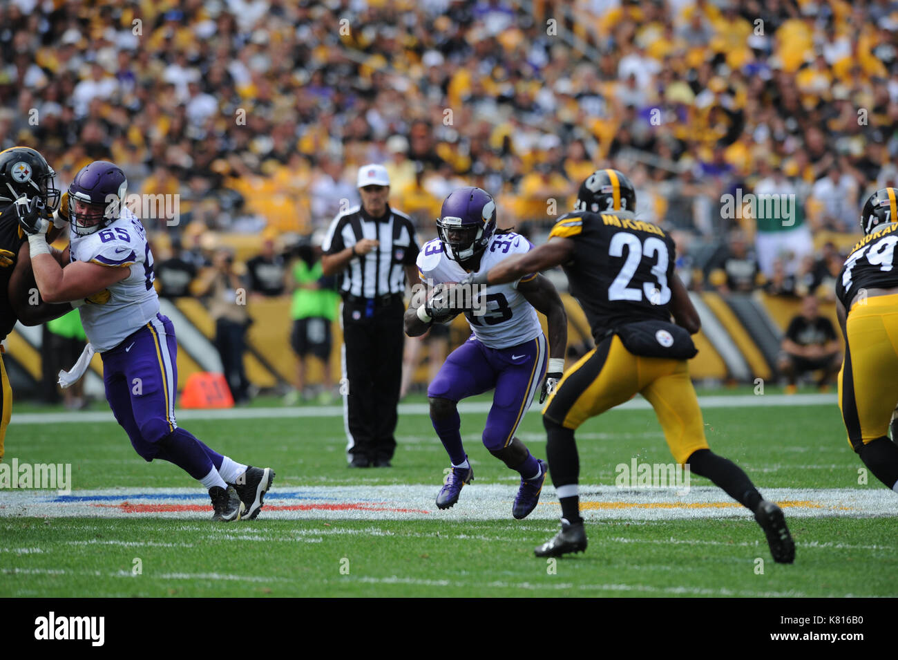Sept 17th, 2017 (33) Dalvin Cook during the Pittsburgh Steelers vs