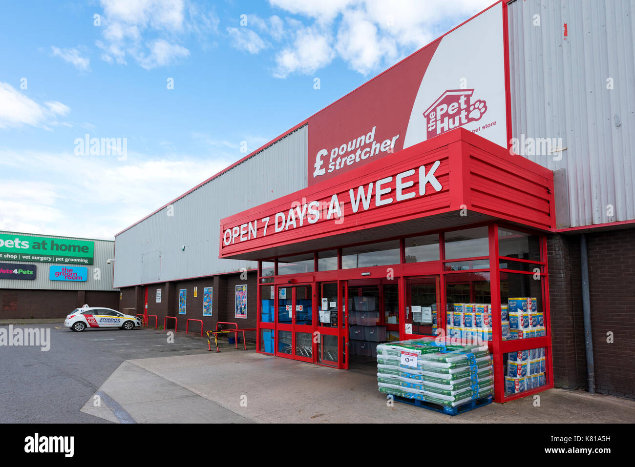 poundstretcher wythenshawe