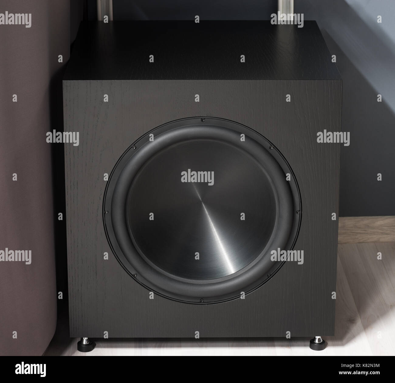15 inch subwoofer speaker Stock Photo - Alamy
