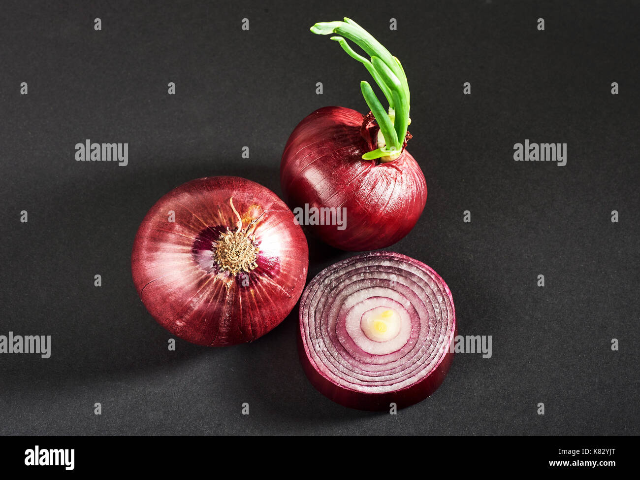 Raw whole sliced onions hi-res stock photography and images - Alamy