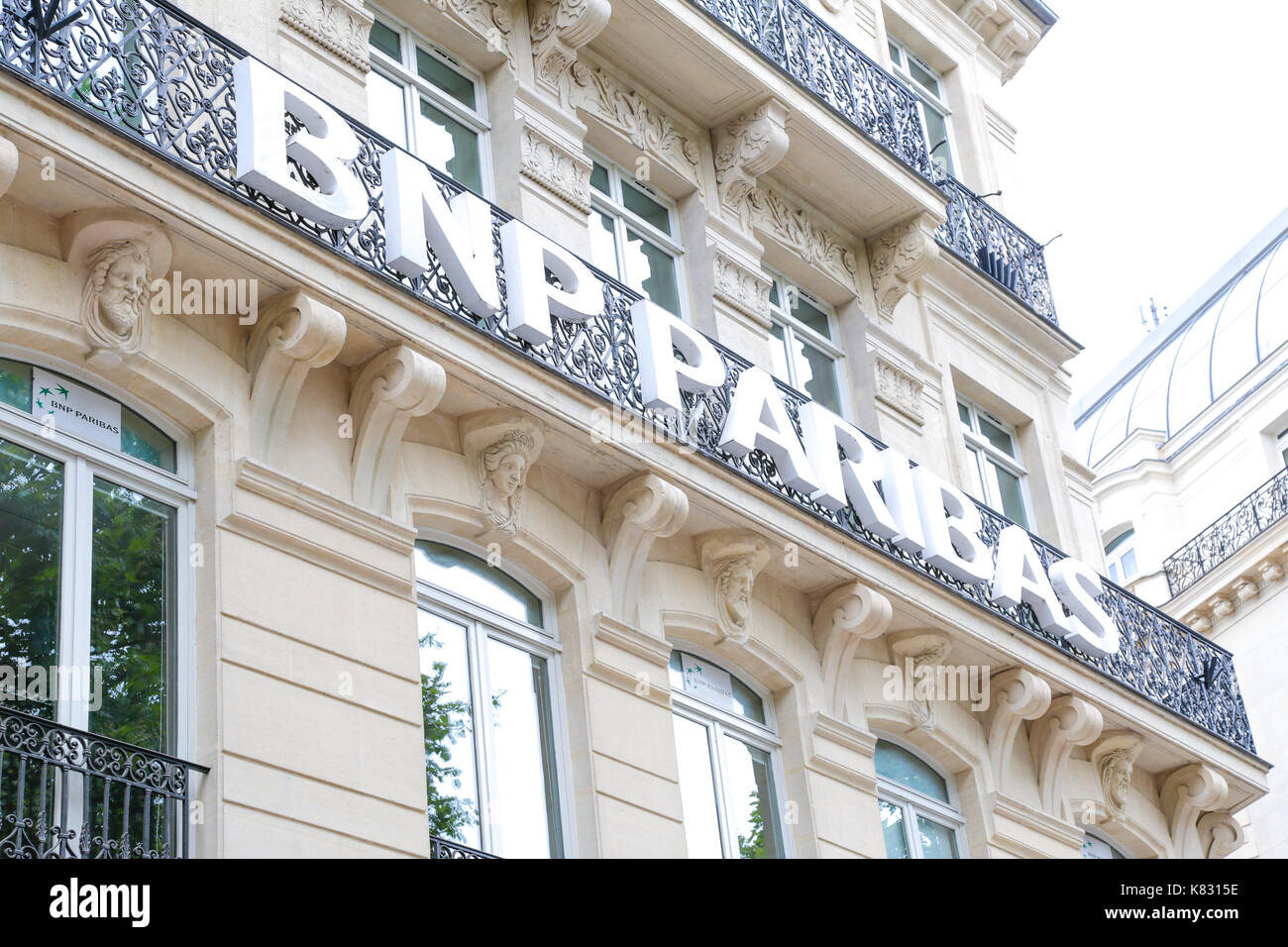 Bnp paribas house hi-res stock photography and images - Alamy