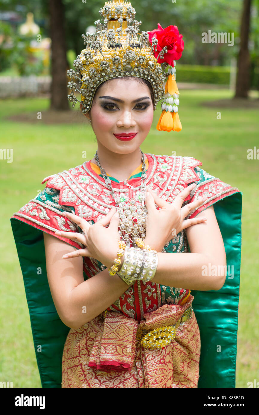 Thai traditional dress. Actors performs Thai ancient dancing Art of Khon-Thai classical masked ballet in Thailand Stock Photo