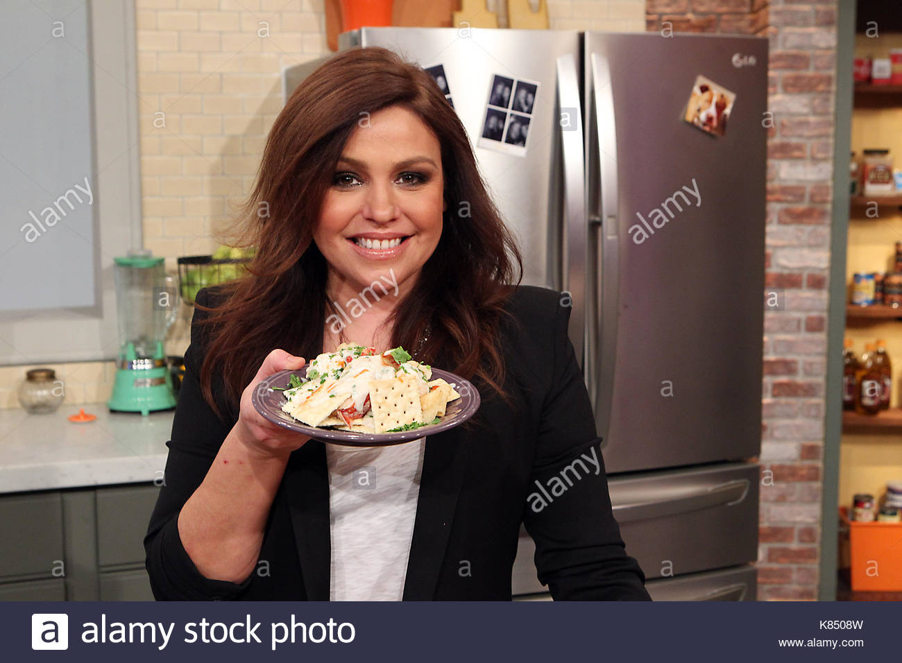 Rachael Ray brings her take on cooking to QVC with a unique collection of bright & bold cookware and bakeware. Her 30 Minute Meals show, best-selling cookbooks, award-winning magazine, and Emmy ® award-winning daytime talk show have all helped make her a household name.