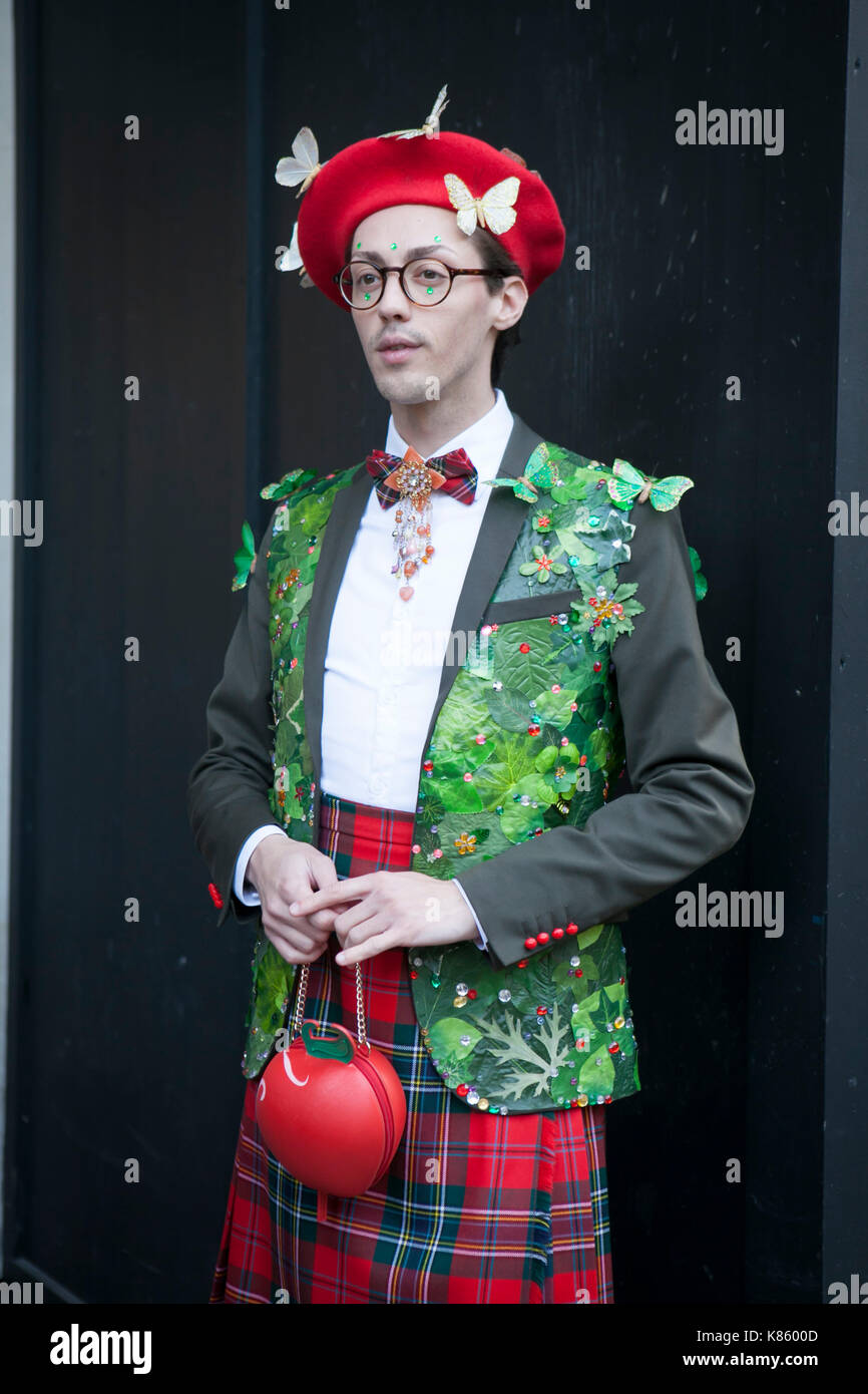 Man in red plaid skirt hi-res stock photography and images - Alamy
